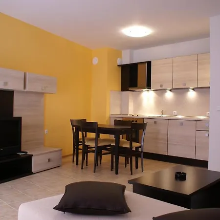 Апартхотел Royal Cove - Self-catering Каварна